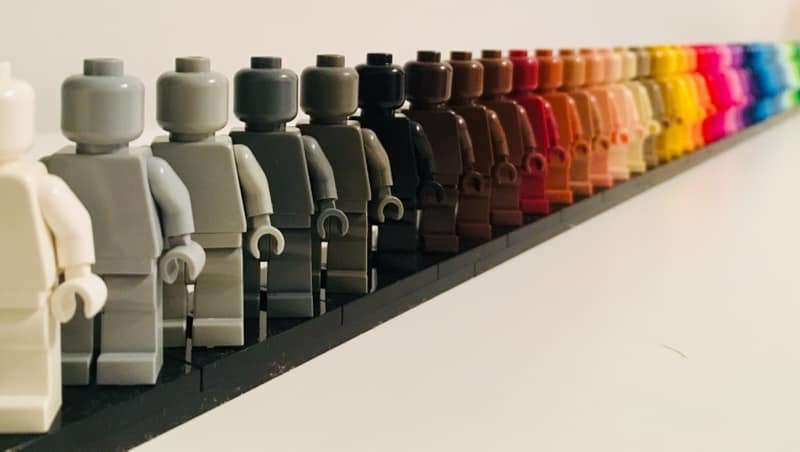 How To Start Your Monochrome LEGO Minifigures Collection