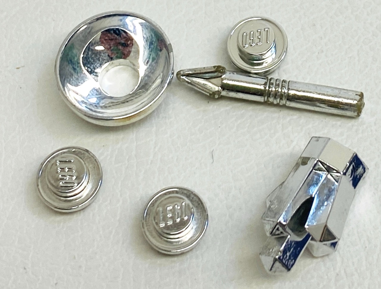 LEGO Chrome Silver Fun Pack 1x1 Plates - Reflector - Crystal - Harpoon