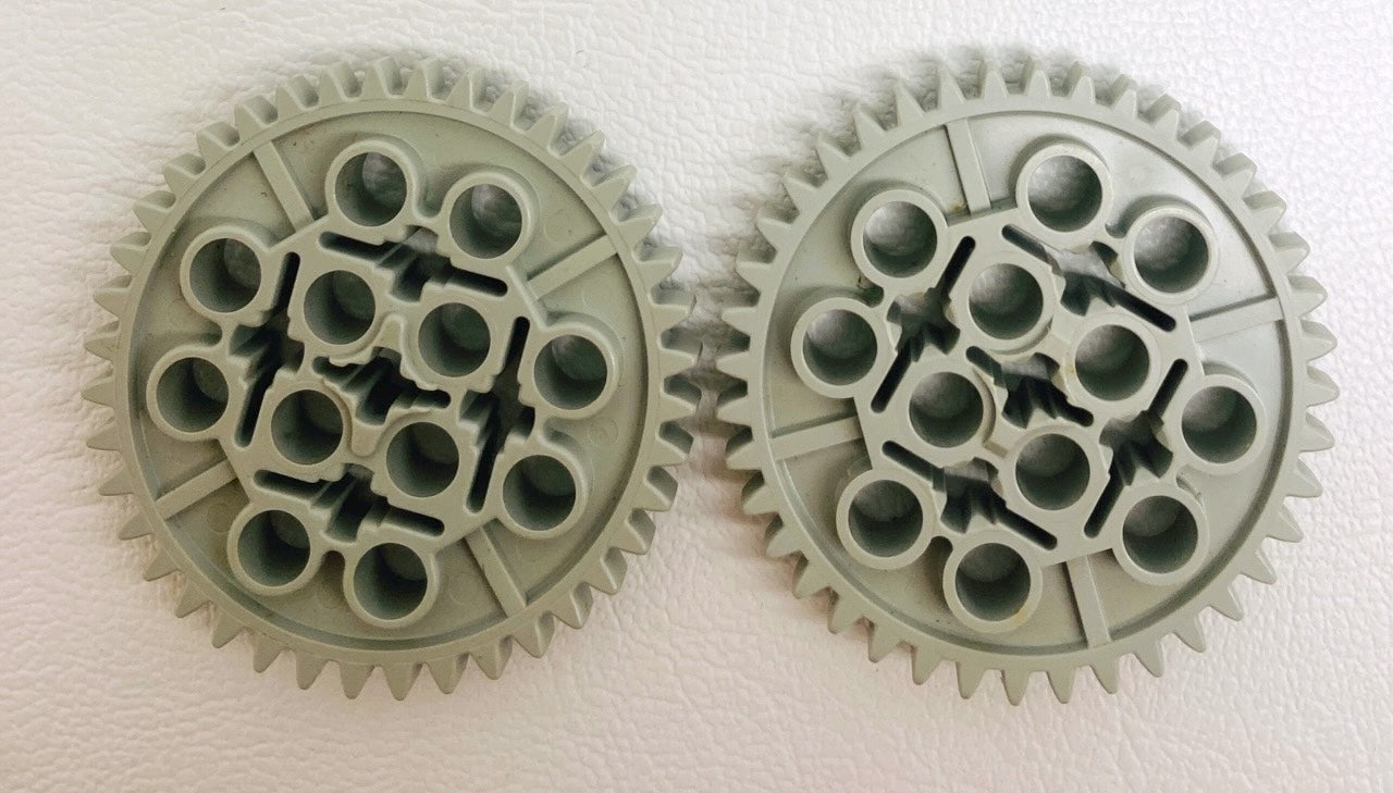 LEGO Technic 40 Tooth Gears Fun Pack of 2 Light Grey (Old Shade)