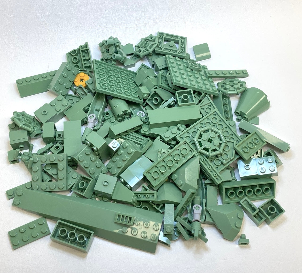 LEGO Sand Green Fun Pack Mixed Pieces