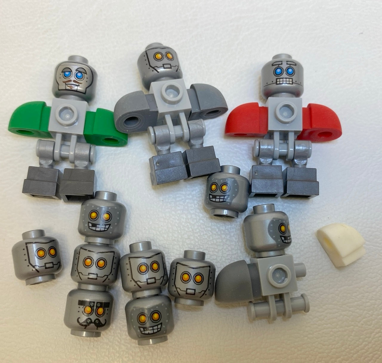LEGO Nexo Knights Minifigure Robot Pieces Fun Pack