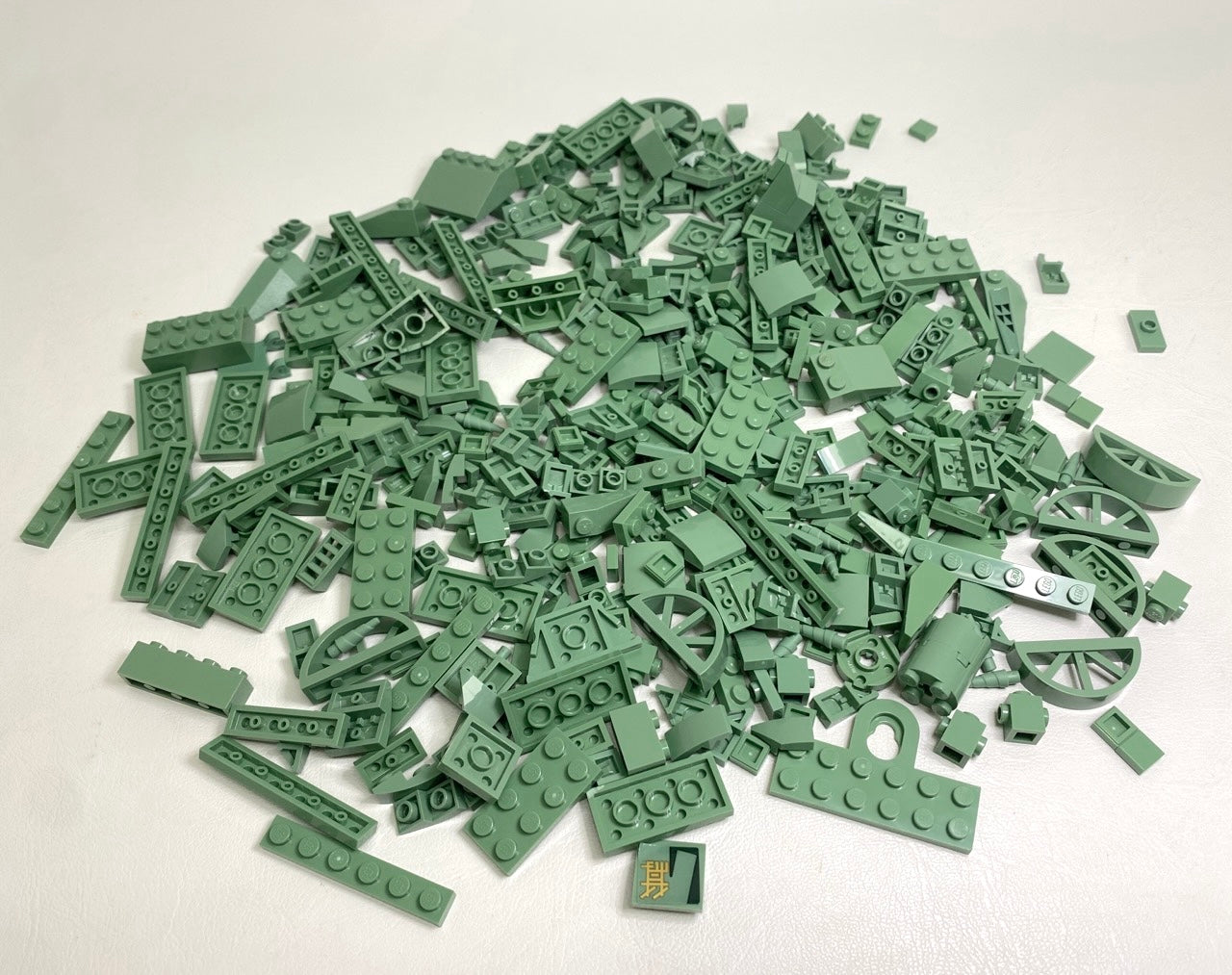 LEGO Sand Green Fun Pack Mixed Pieces