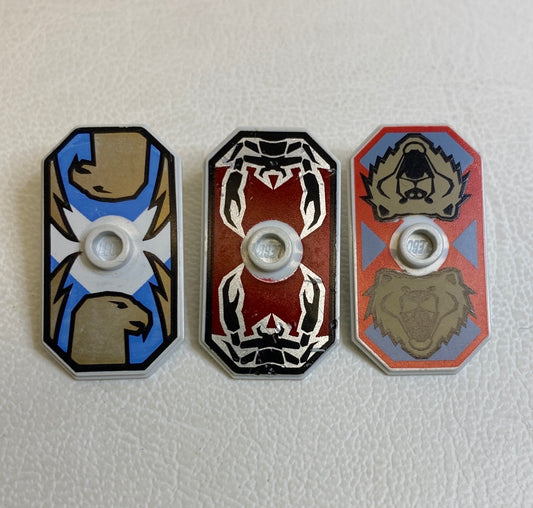 LEGO Castle Shield Fun Pack Octagonal Very Light Bluish Grey with Eagle Bear and Scorpion Patterns