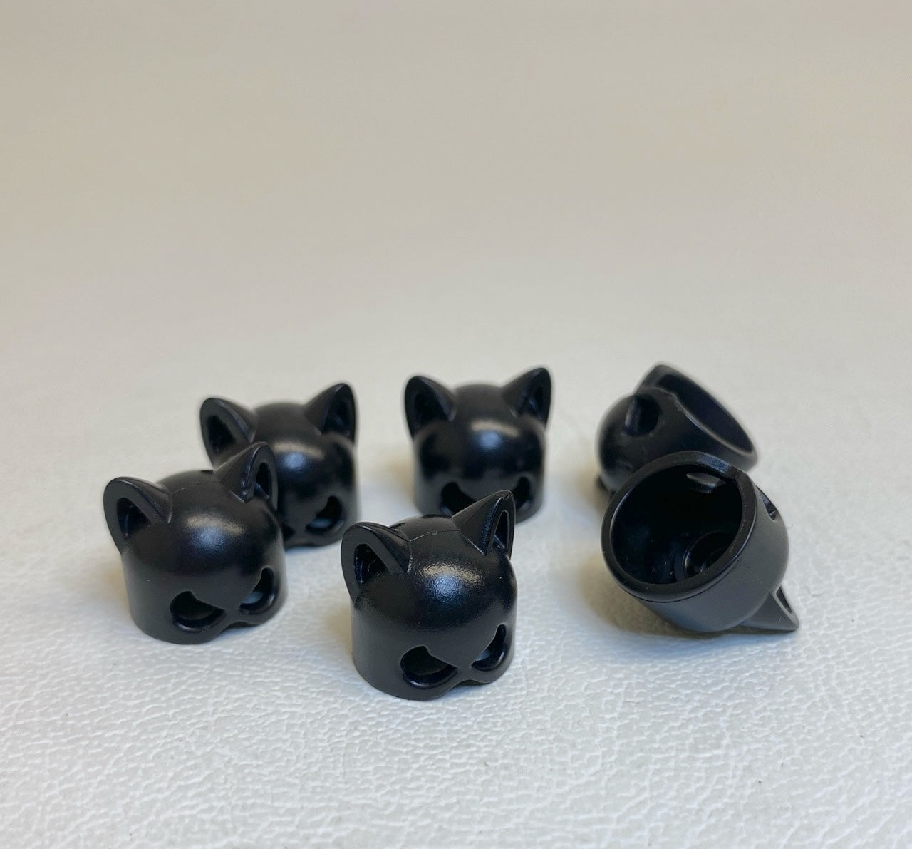 LEGO DC Superheroes Catwoman Mask Fun Pack of 6 Black