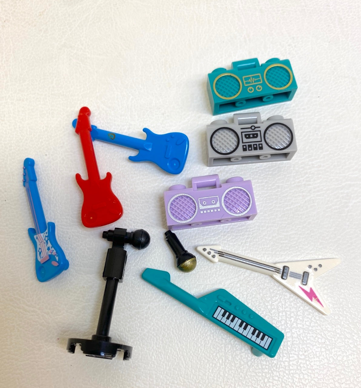 LEGO Musical Instrument Fun Pack Boomboxes Guitars Microphones Keytar