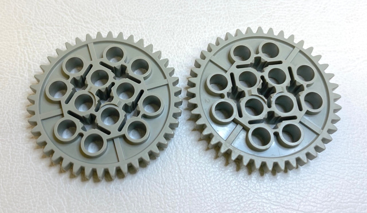 LEGO Technic 40 Tooth Gears Fun Pack of 2 Light Grey (Old Shade)